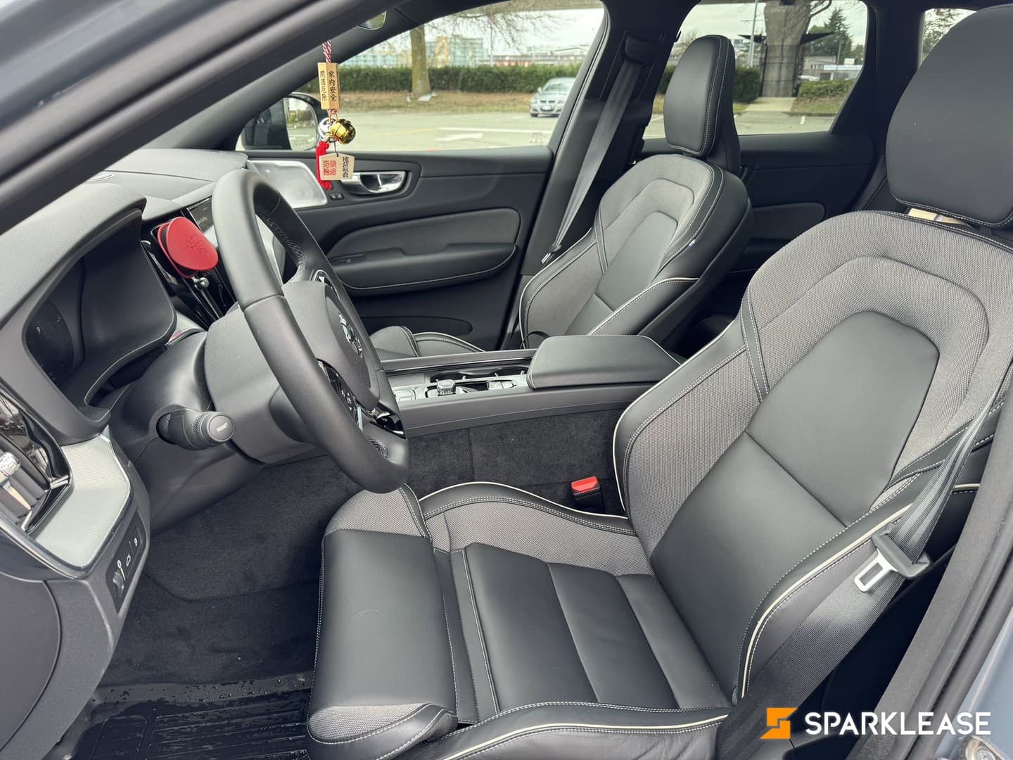 2022 Volvo XC60 Recharge T8 eAWD PHEV R-...