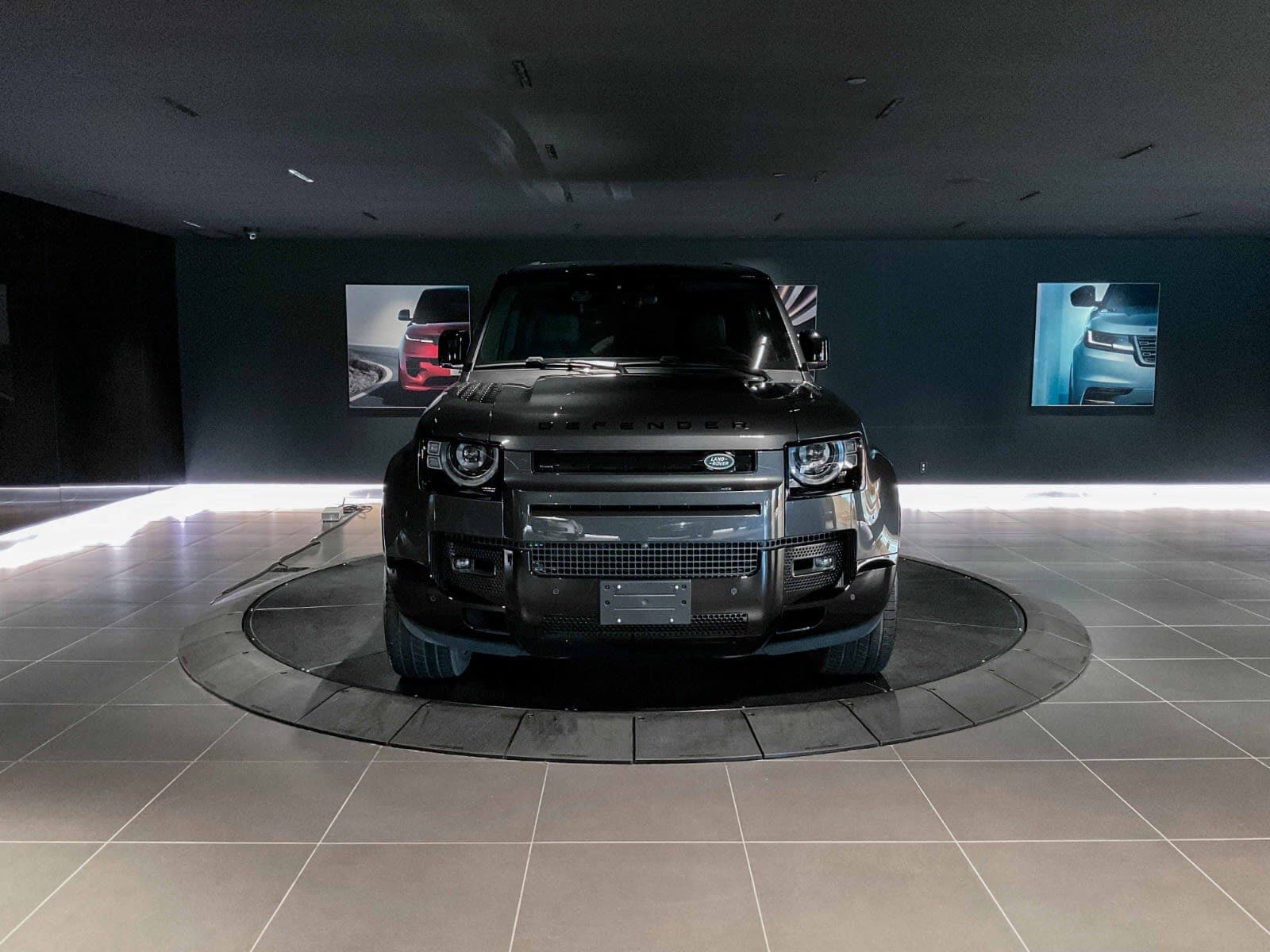 2025 Land Rover Defender X-Dynamic SE