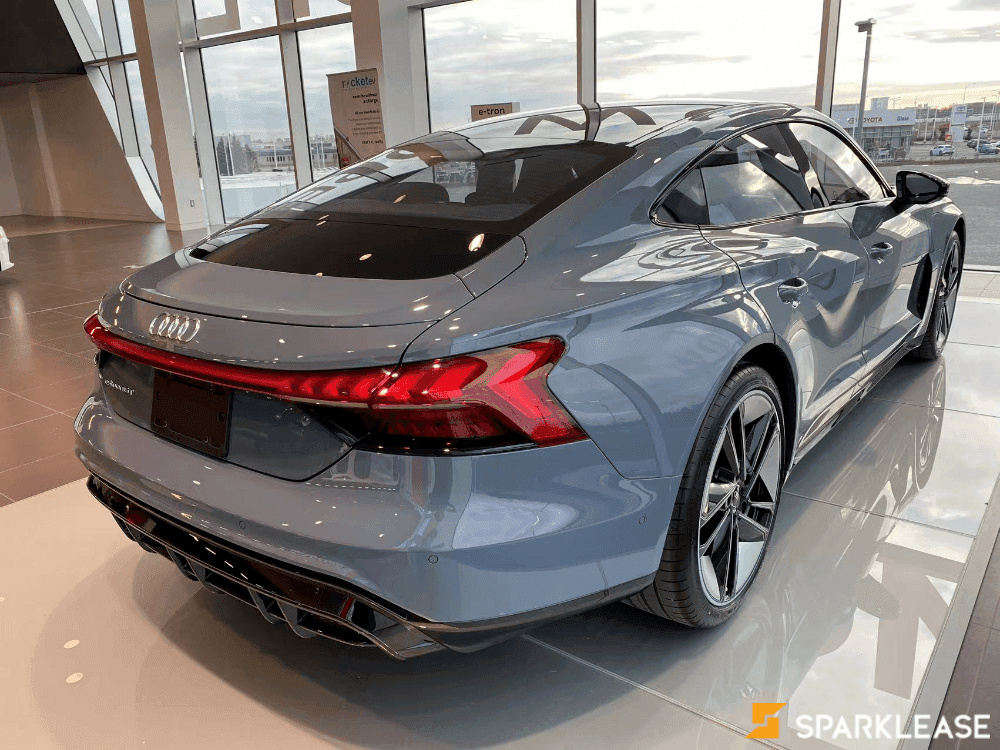 2022 Audi e-tron GT 