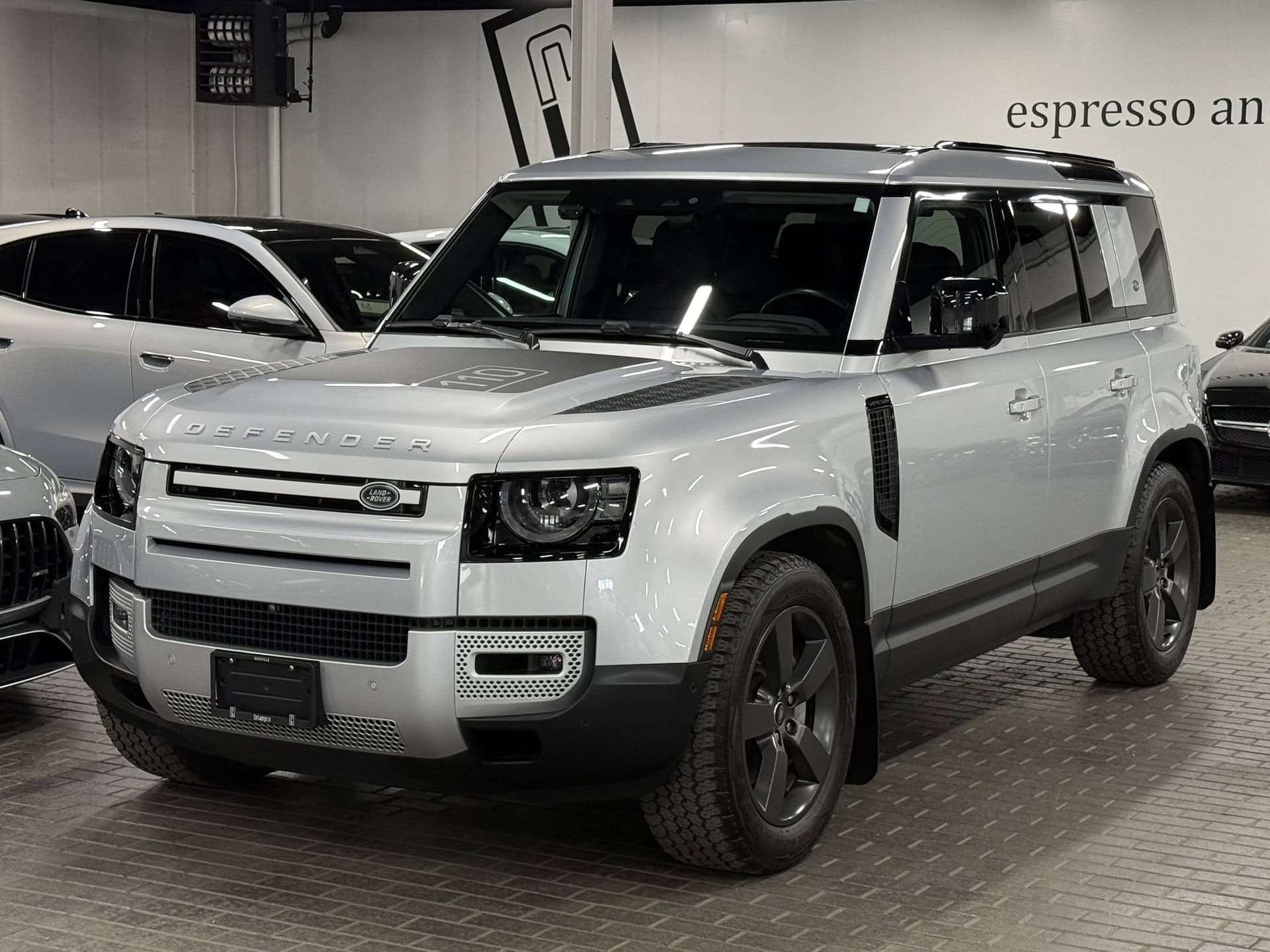 2023 Land Rover Defender 110 SE AWD