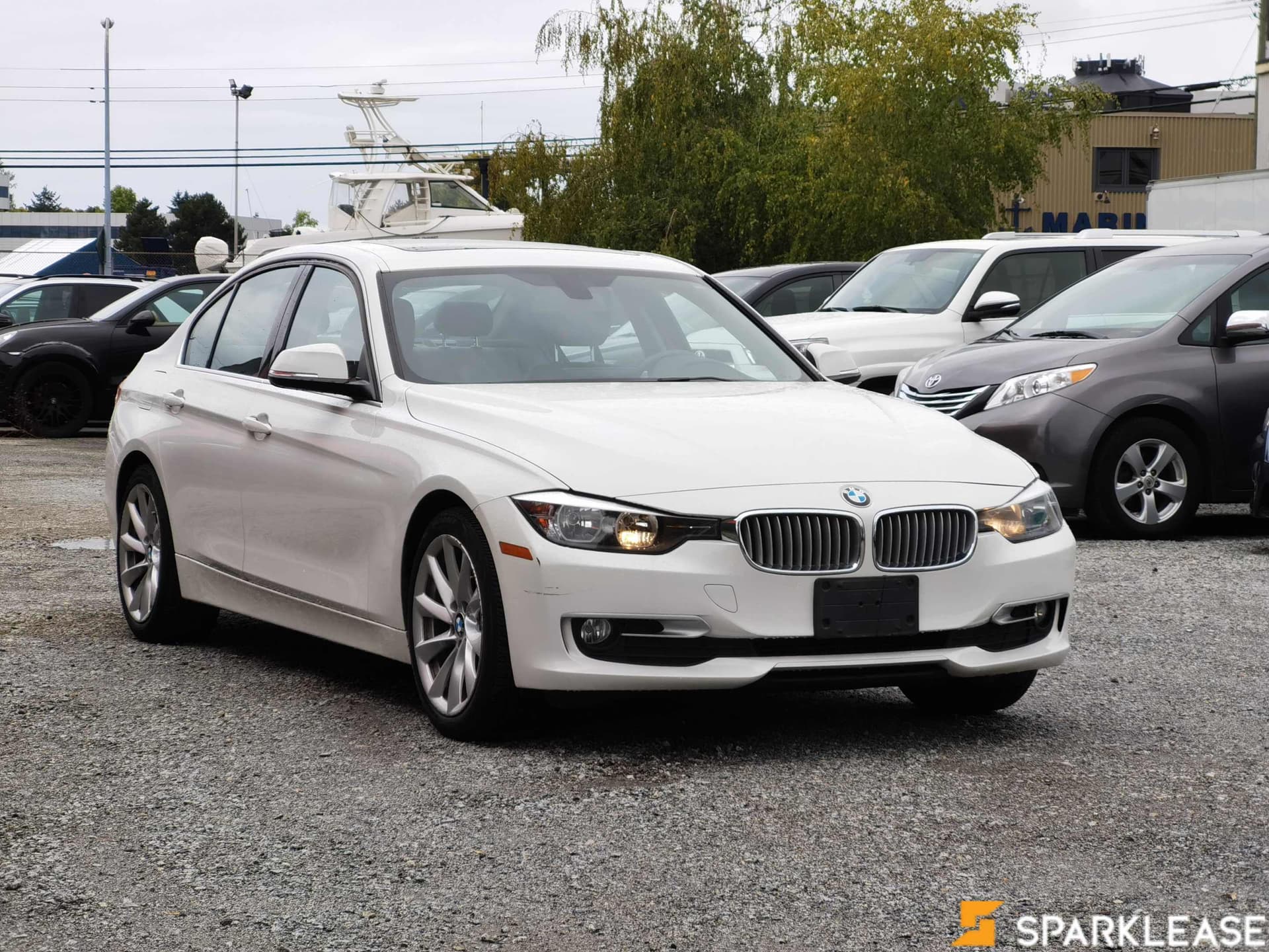2014 BMW 3 Series 4dr Sdn 320i RWD