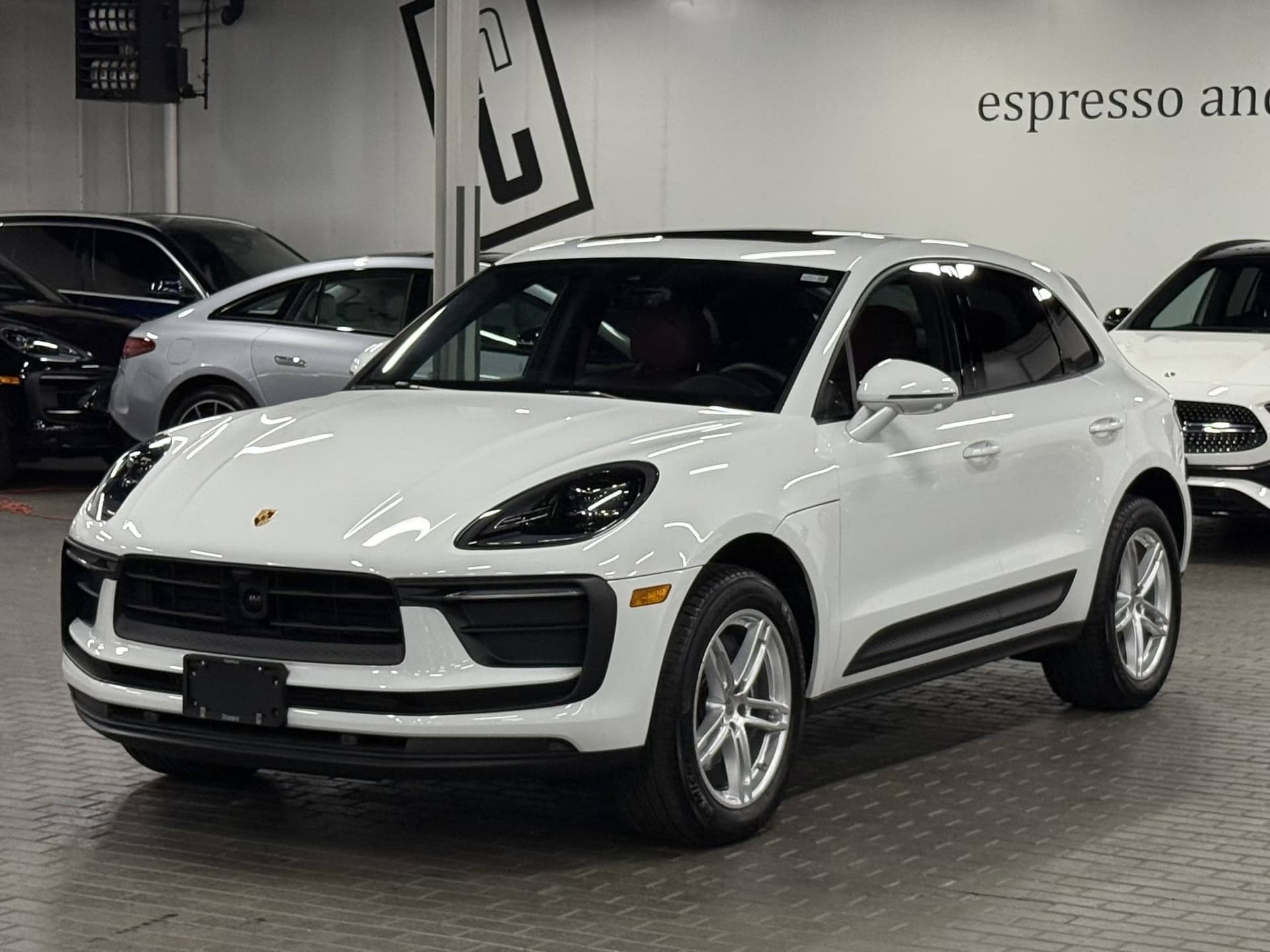 2025 Porsche Macan AWD | PREMIUM PACKAGE PLUS