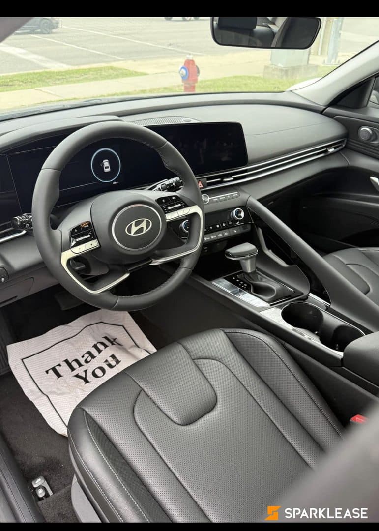 2025 Hyundai Elantra Hybrid Luxury DCT