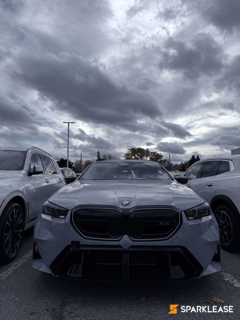2025 BMW  M5  Sedan 现车