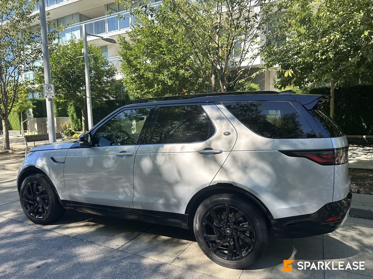 2024 Land Rover Discovery P360 Dynamic HSE
