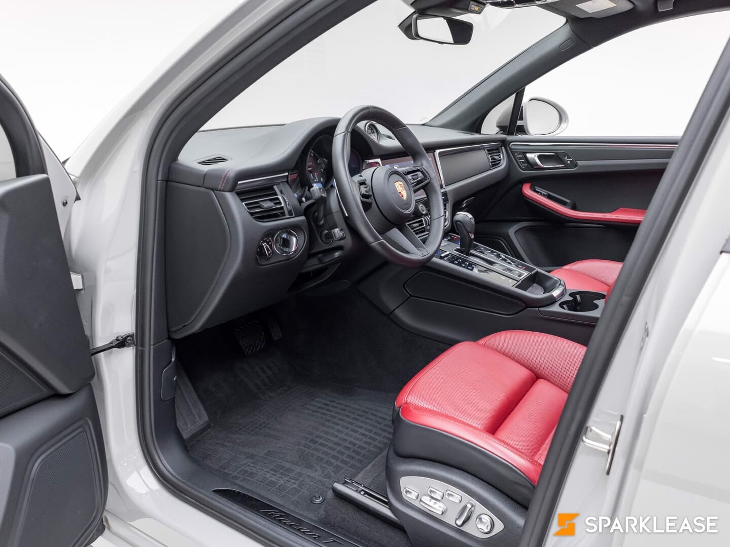 2023 Porsche Macan AWD