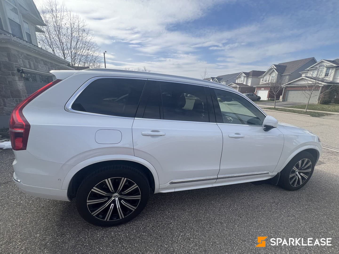 2024 Volvo XC90 B6 AWD Plus Bright Theme 7-Seater