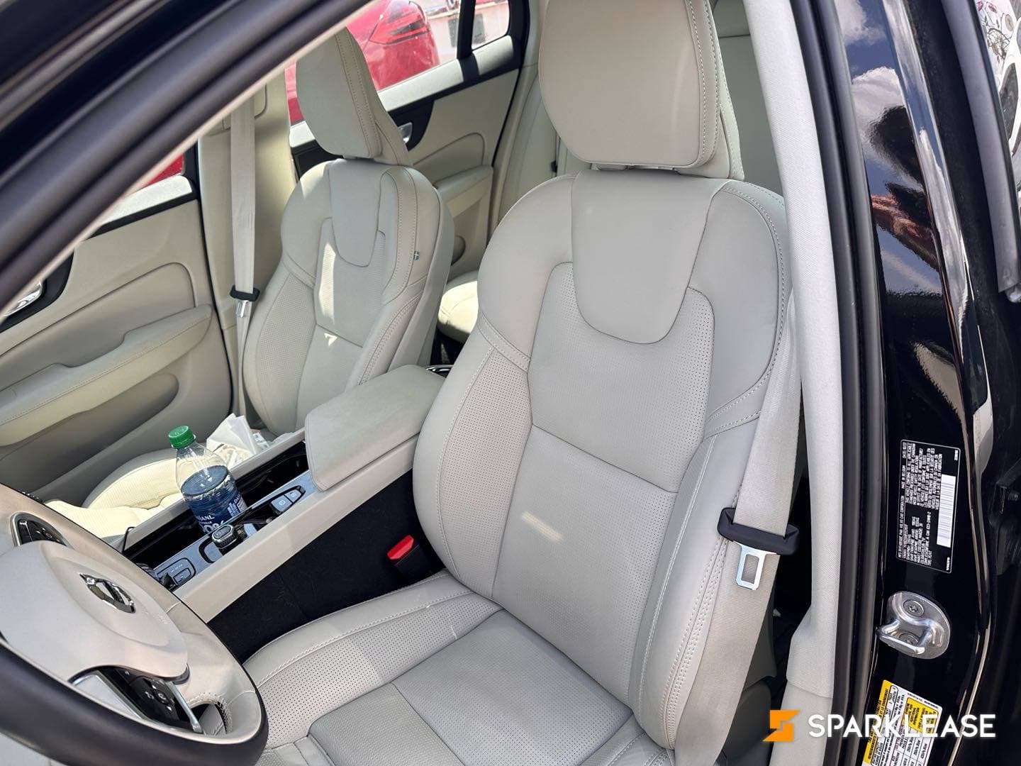 2023 Volvo V60 B6 AWD Ultimate Dark Theme