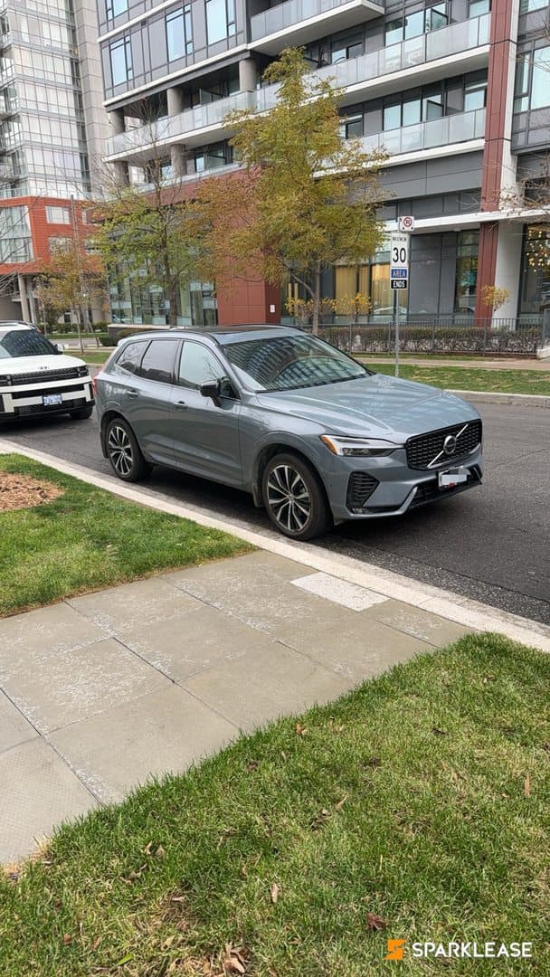 2024 Volvo XC60 B5 AWD Plus Dark Theme