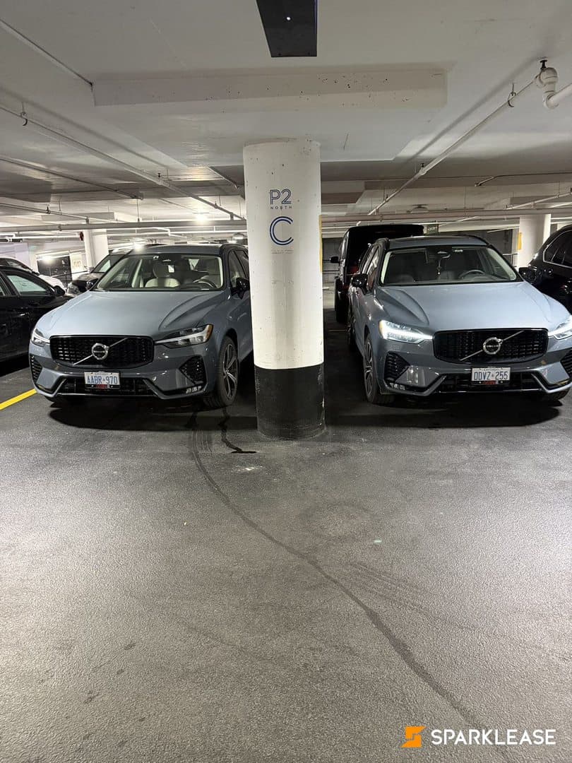 2024 Volvo XC60 B5 AWD Plus Dark Theme