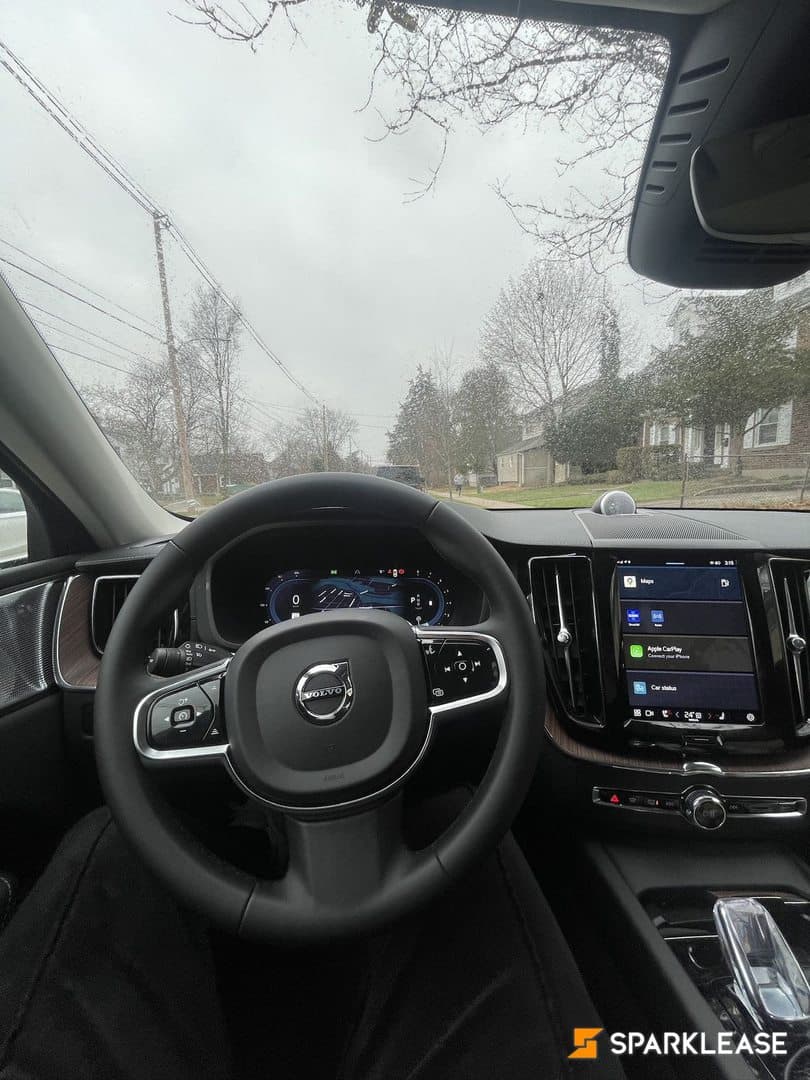 2023 Volvo XC60 B6 AWD Ultimate Bright Theme