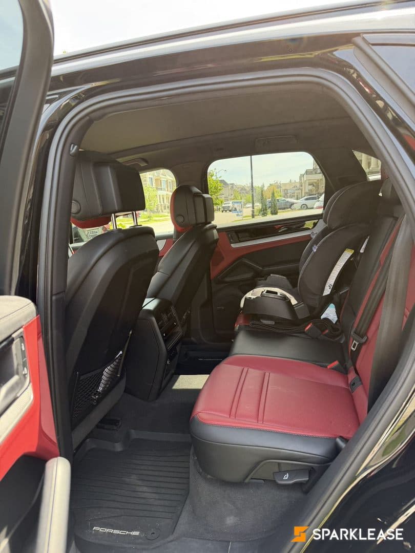 2025 Porsche Cayenne AWD