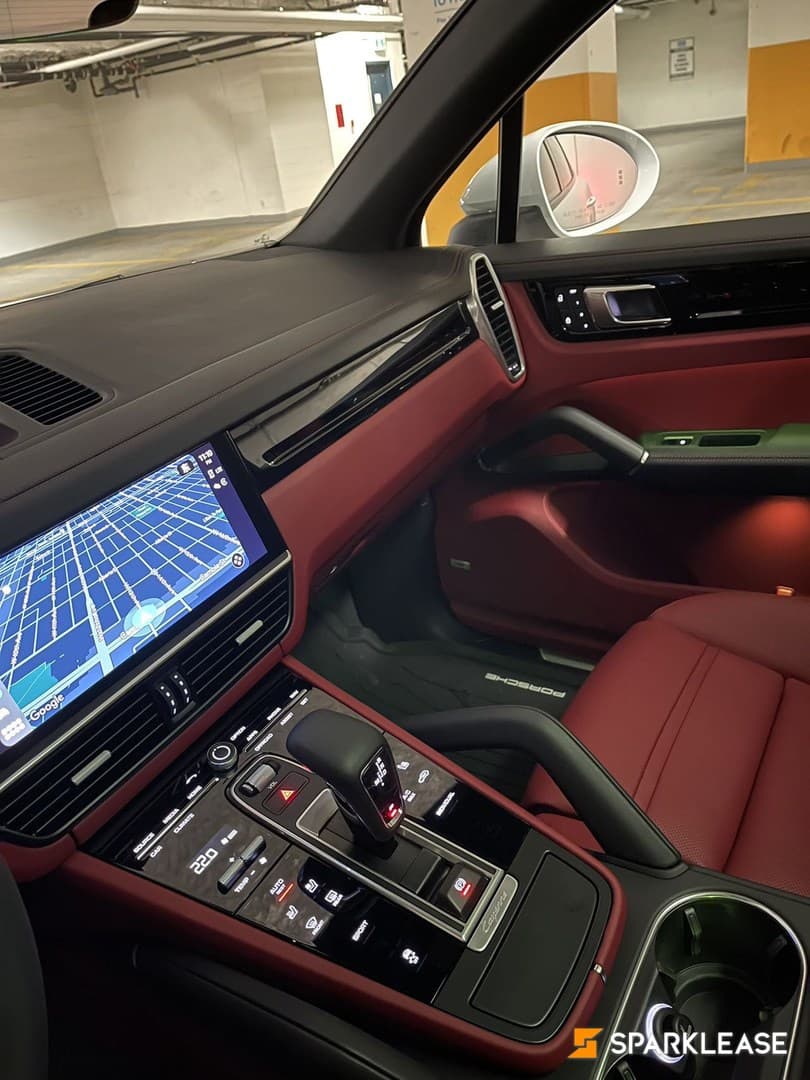 2023 Porsche Cayenne Platinum Edition AWD