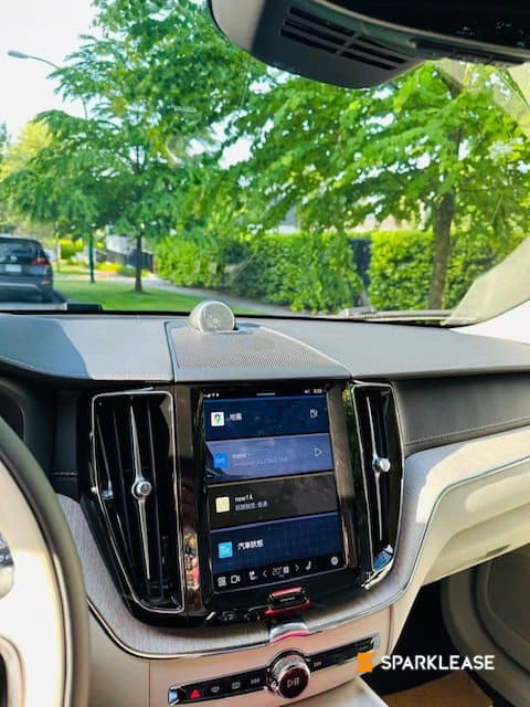 2023 Volvo XC60 B6 AWD Ultimate Bright Theme