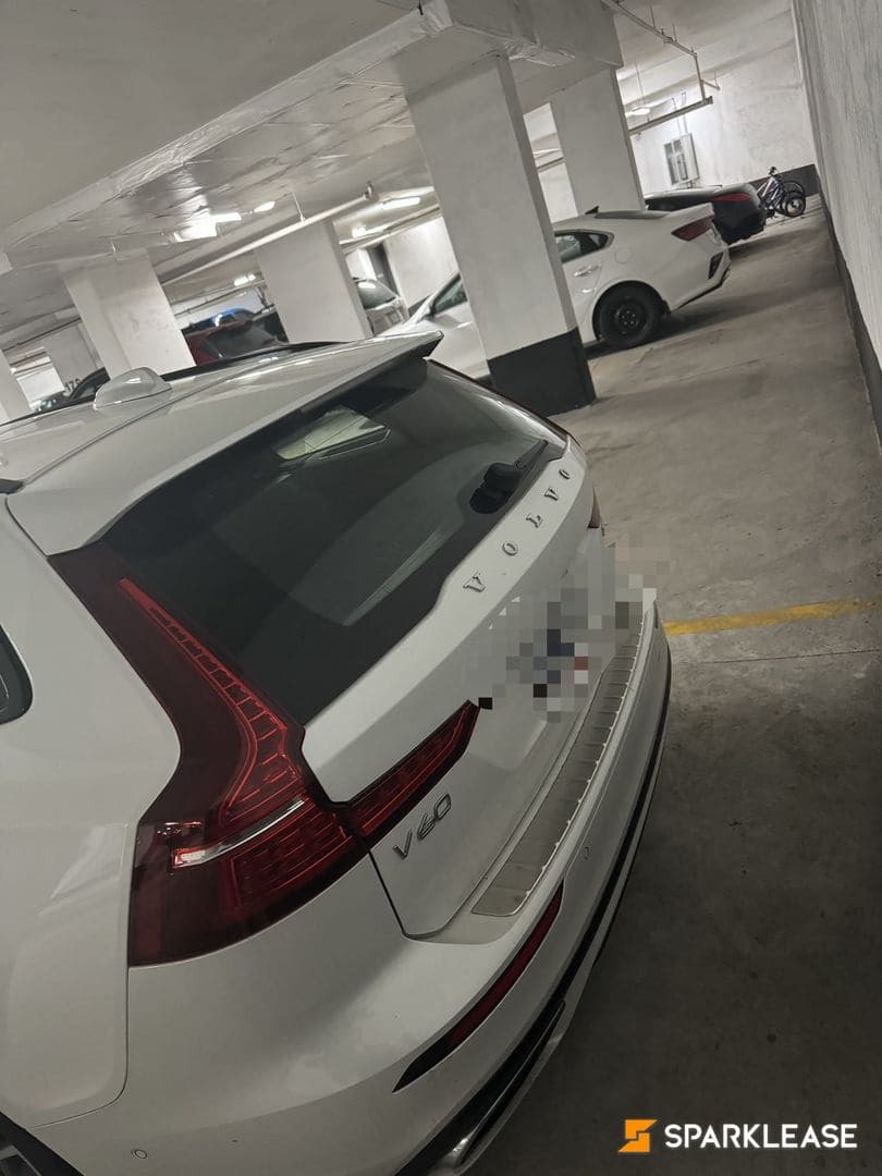 2022 Volvo V60 T6 AWD R-Design