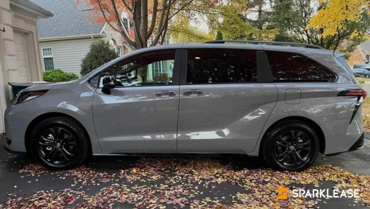 2025 Toyota Sienna XSE 7-Passenger AWD