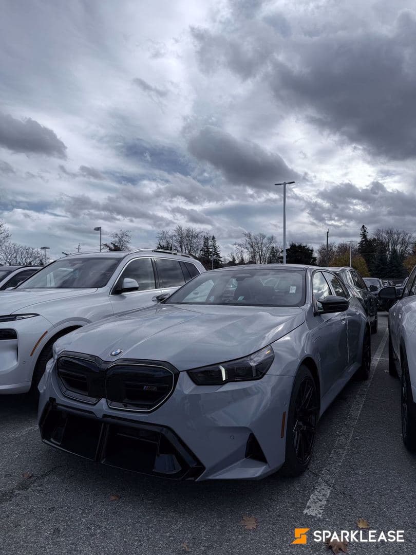 2025 BMW  M5  Sedan 现车