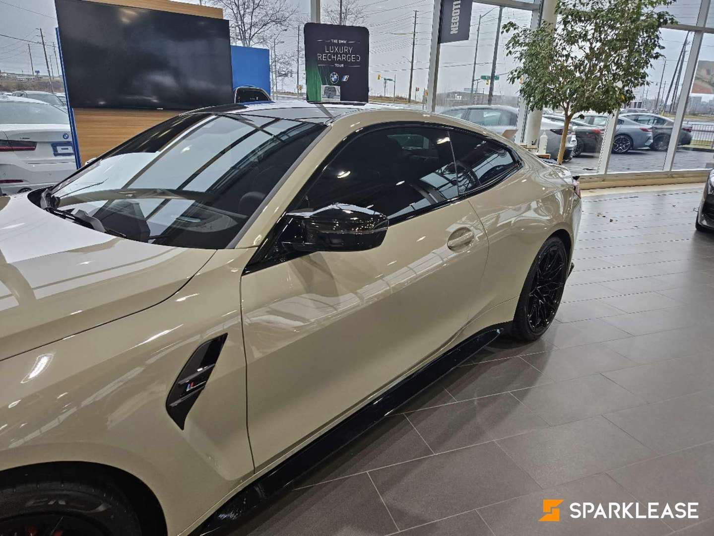 2024 BMW M4cx 原厂水泥灰色