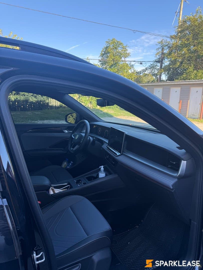 2026 Volkswagen Tiguan Comfortline R-Lin...