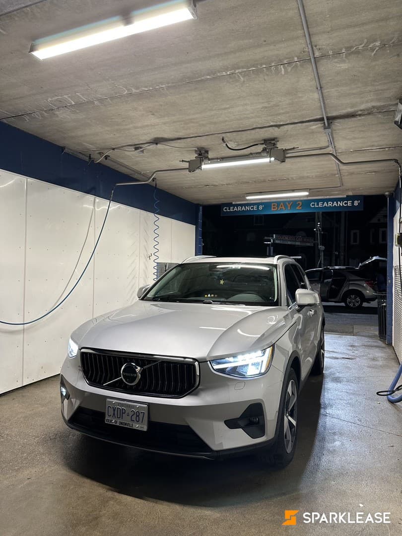 2023 Volvo XC40 B5 AWD Plus Bright Theme