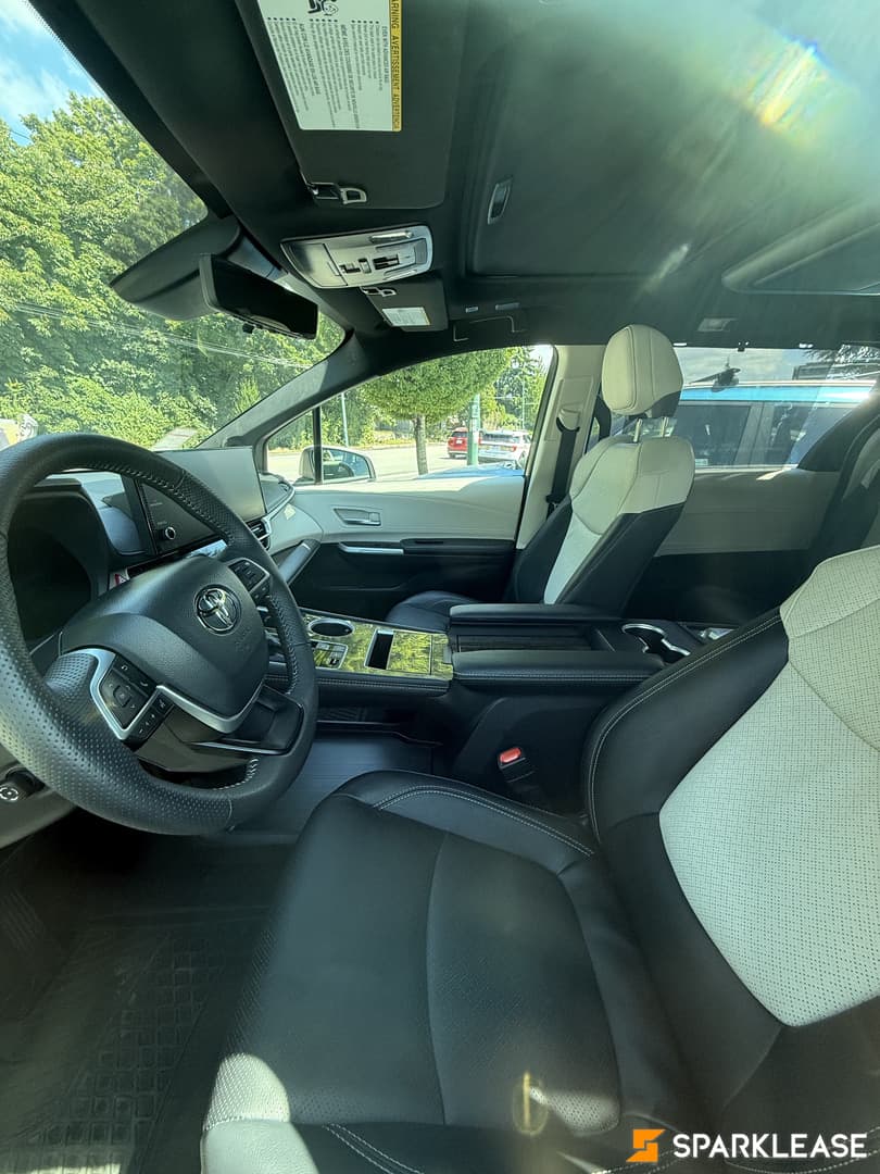 2026 Toyota Sienna LE 8-Passenger AWD