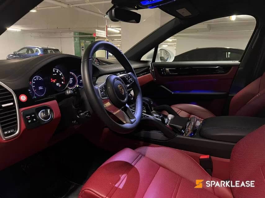 2025 Porsche Cayenne Platinum Edition 