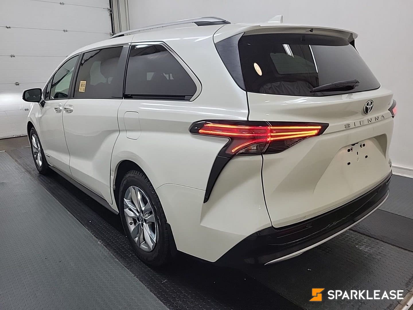 2021 Toyota Sienna XSE 7-Passenger AWD