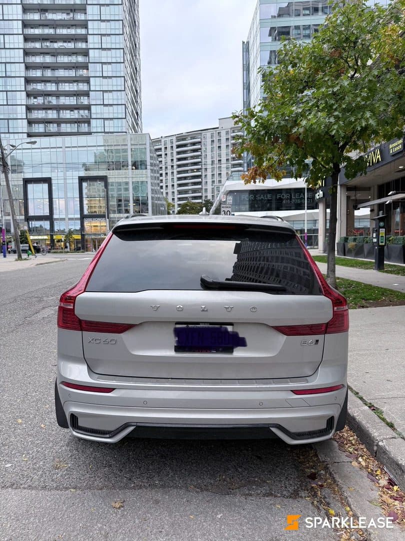 2022 Volvo XC60 B6 AWD R-Design