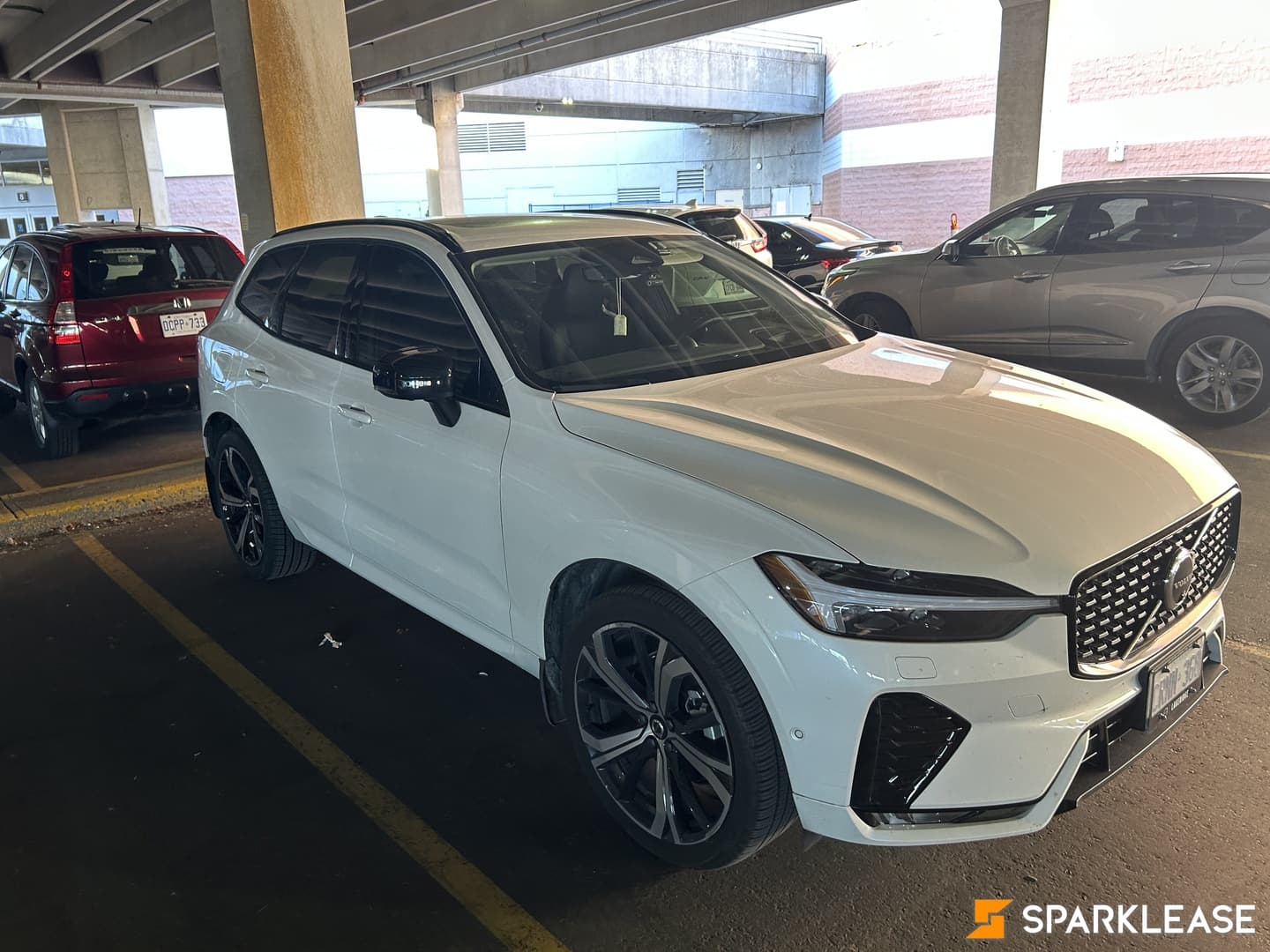 2024 Volvo XC60 B5 AWD Ultimate Dark Theme