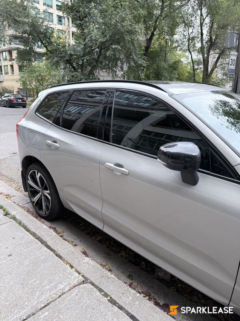2022 Volvo XC60 B6 AWD R-Design
