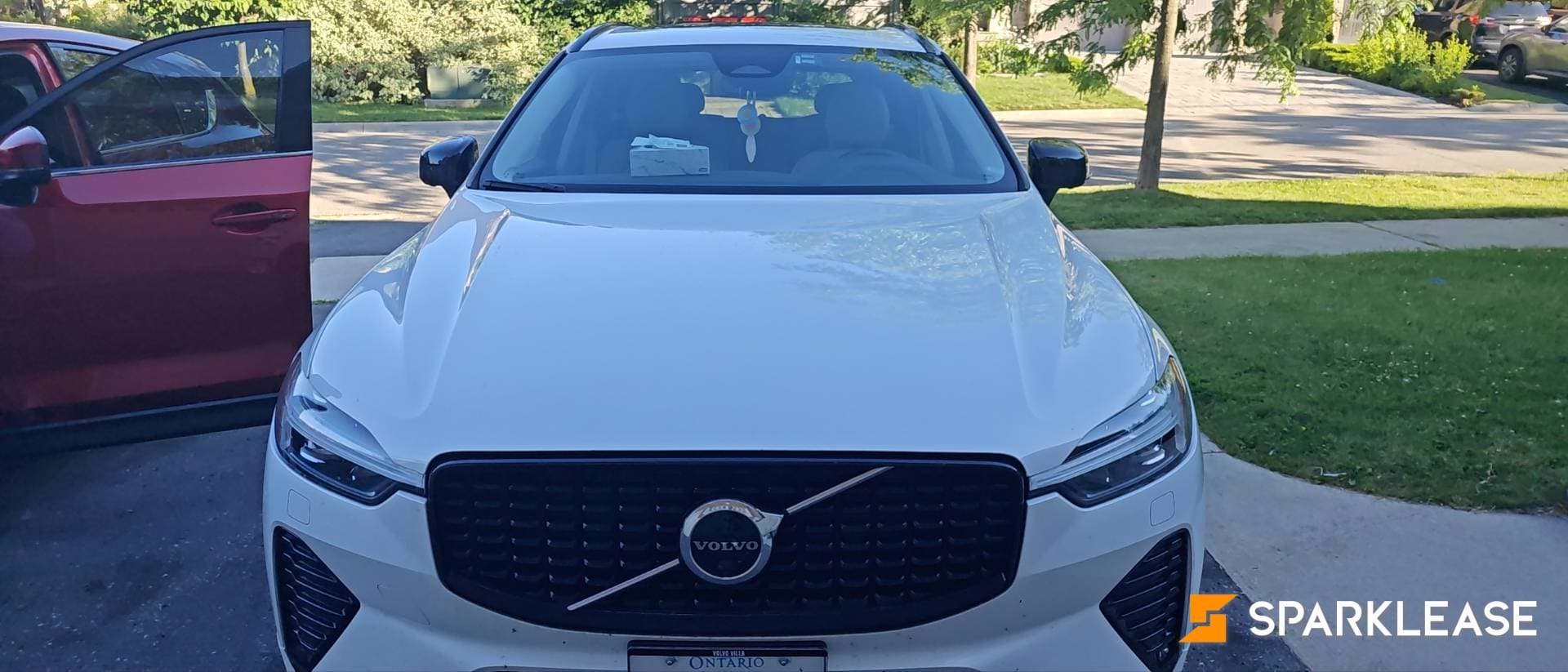 2023 Volvo XC60 B6 AWD Plus Dark Theme