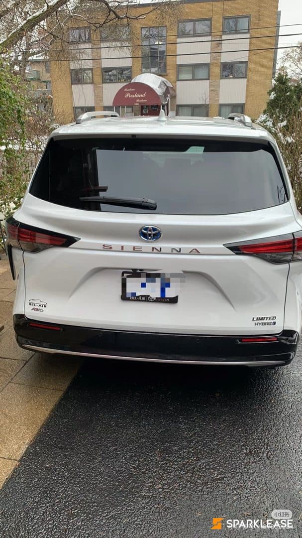 2024 Toyota Sienna XSE 7-Passenger AWD