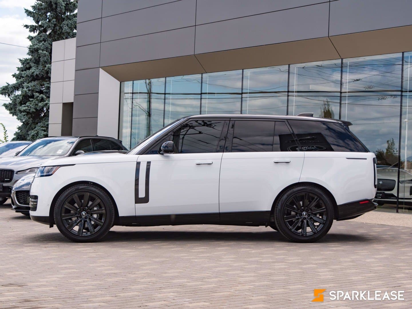 2023 Land Rover Range Rover P400 SE SWB
