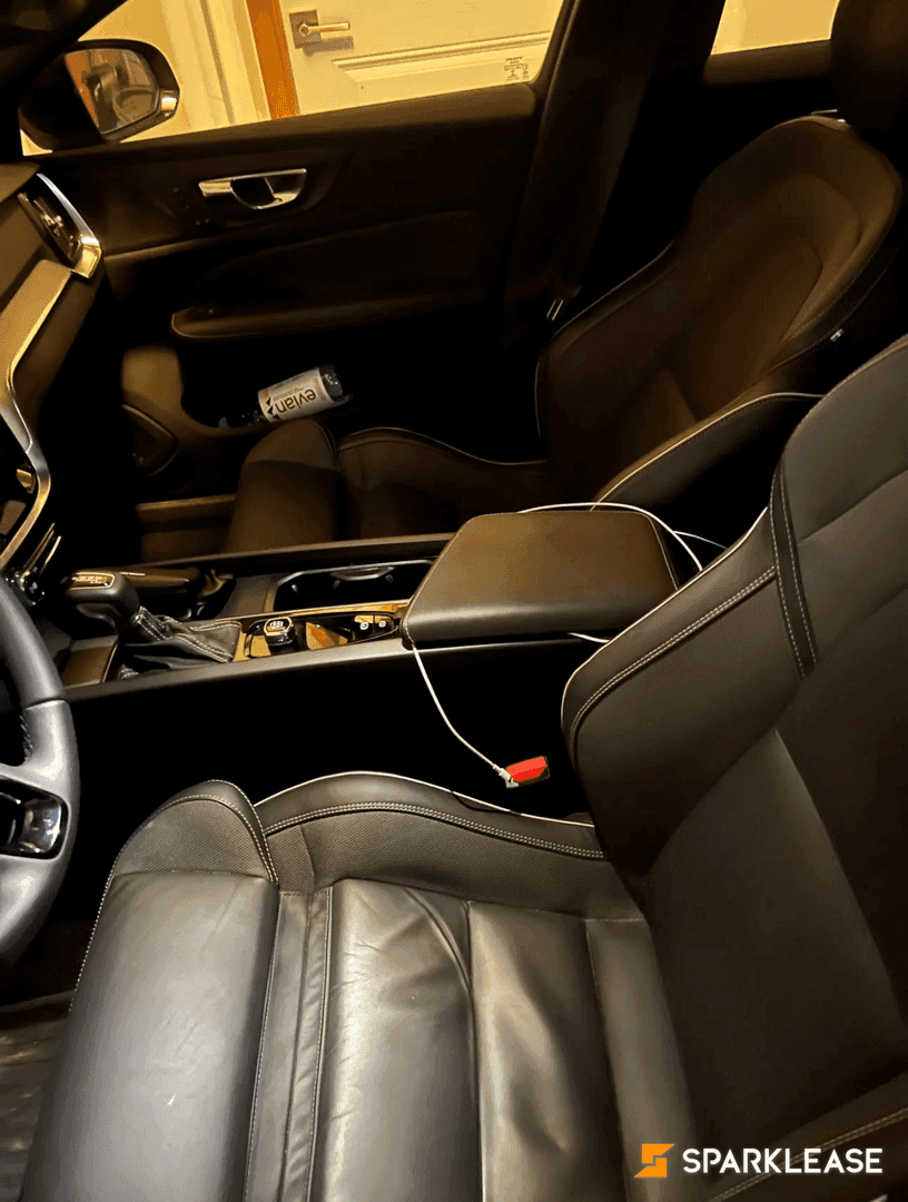 2022 Volvo V60 T6 AWD R-Design