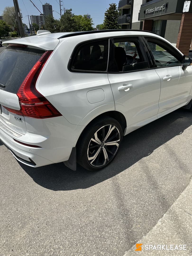 2022 Volvo XC60 B6 AWD R-Design