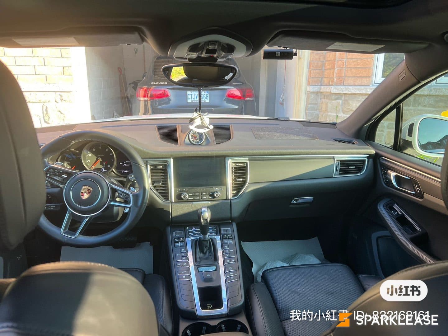 2018 Porsche Macan Turbo AWD w/Performance Pkg