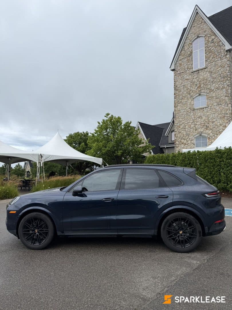 2024 Porsche Cayenne AWD
