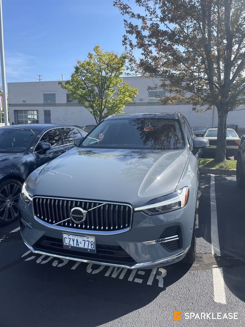 2023 Volvo XC60 B6 AWD Plus Dark Theme