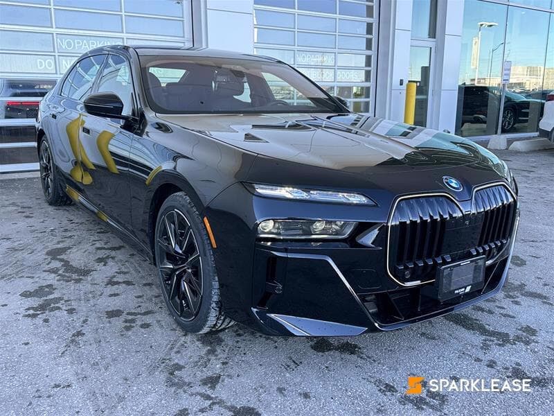 2024 BMW 7 Series 750e 特价DEMO 带一套雪胎+轮毂