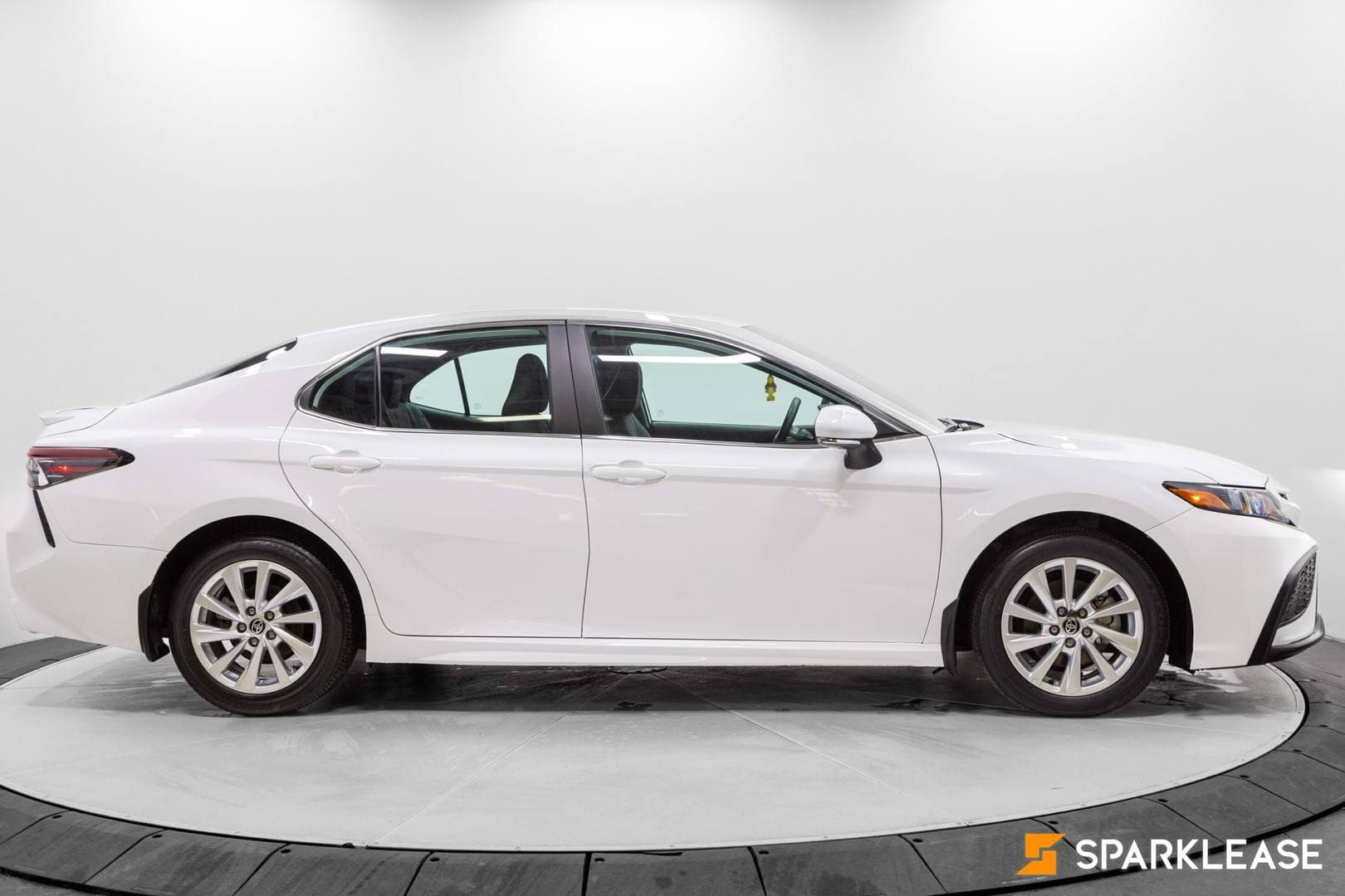 2023 Toyota Camry Hybrid SE Auto