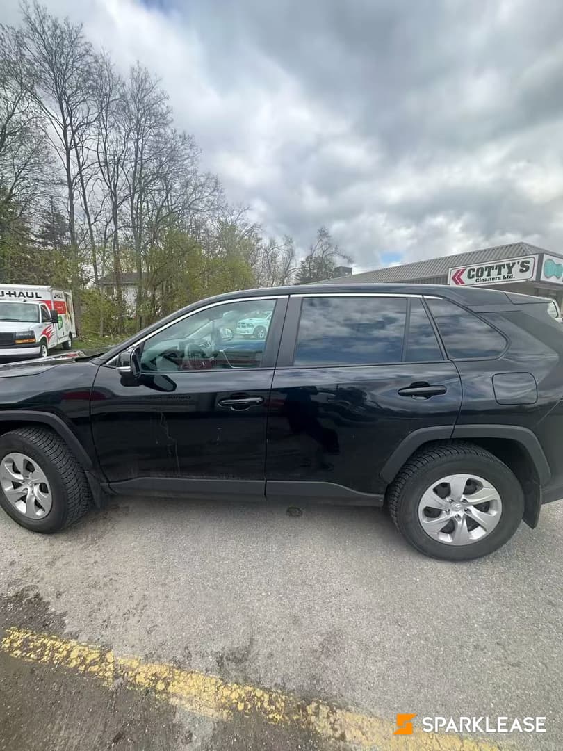 2022 Toyota RAV4 LE AWD
