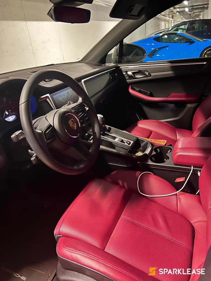 2023 Porsche Macan AWD