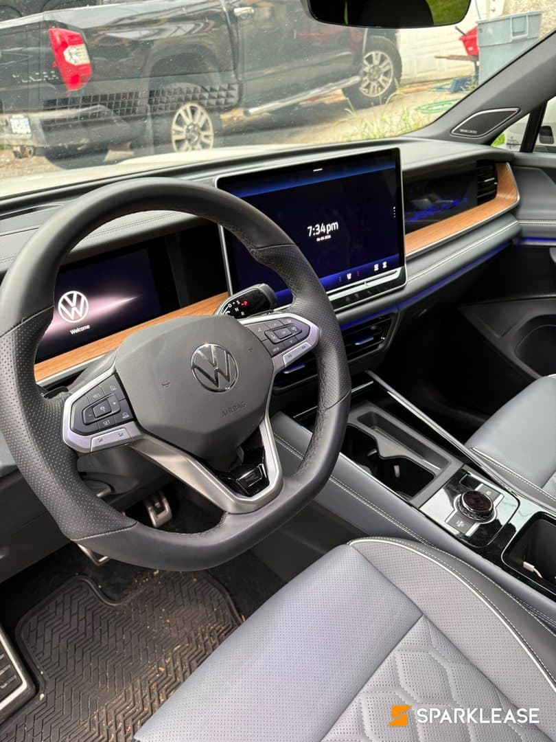 2026 Volkswagen Tiguan Highline Turbo R-...