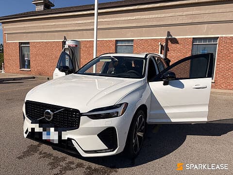 2025 Volvo XC60 B5 AWD Ultra Dark Theme