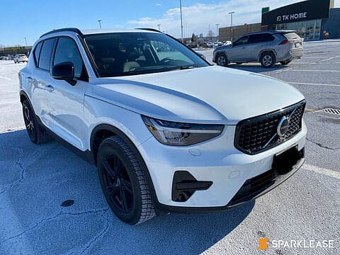2024 Volvo XC40 B5 AWD Core Dark Theme
