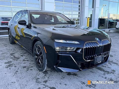 2024 BMW 7 Series 750e 特价DEMO 带一套雪胎+轮毂