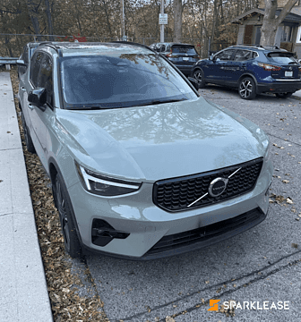 2025 Volvo XC40 B5 AWD Ultra Dark Theme