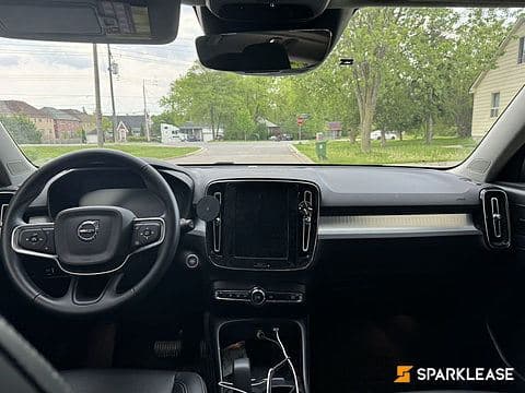 2022 Volvo XC40 T5 AWD Momentum