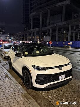 2026 Volkswagen Tiguan Comfortline R-Lin...