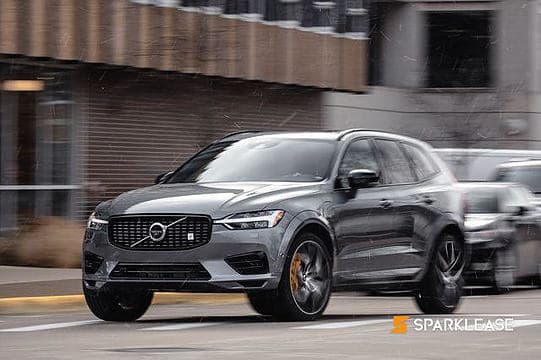 2023 Volvo XC60 B6 AWD Plus Dark Theme